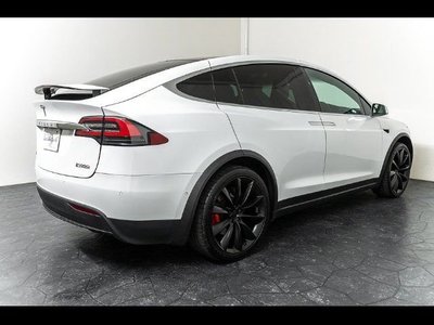 TESLA MODEL X - 7