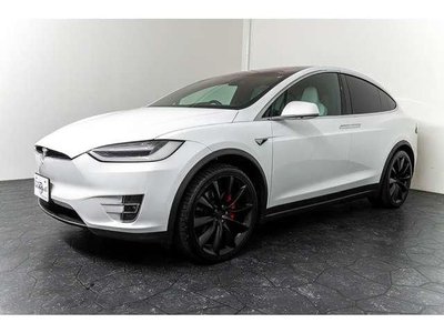 TESLA MODEL X - 4