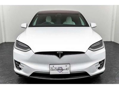 TESLA MODEL X - 3