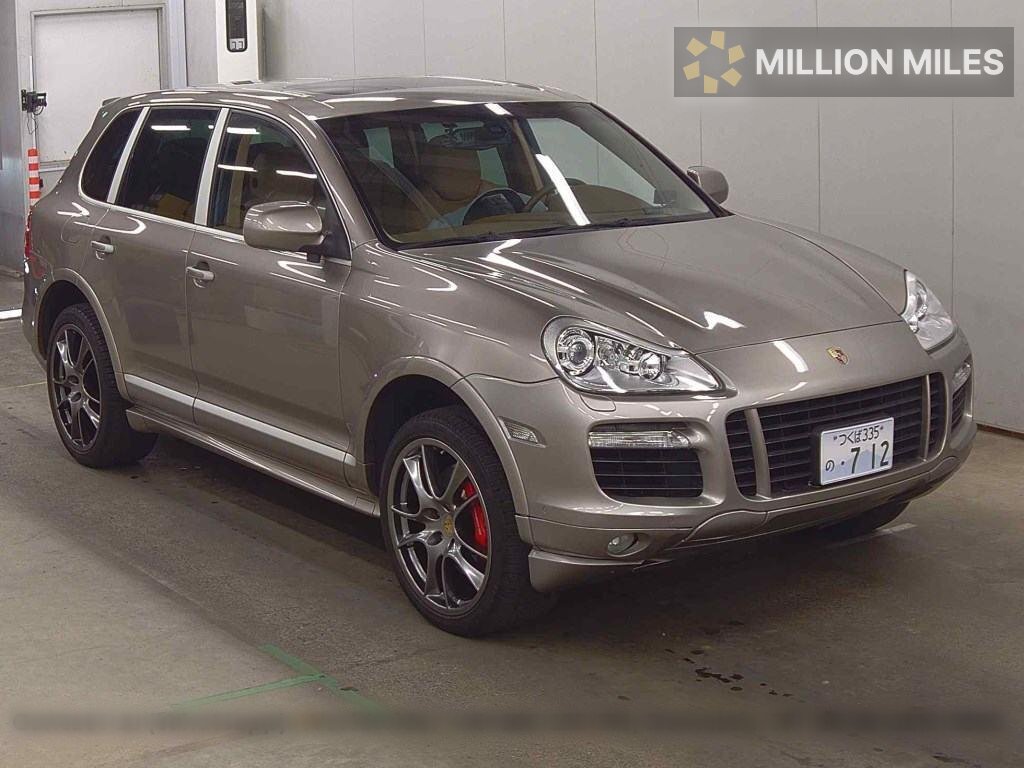PORSCHE CAYENNE - View 1