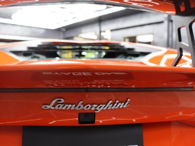 LAMBORGHINI AVENTADOR - 8