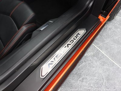 LAMBORGHINI AVENTADOR - 9