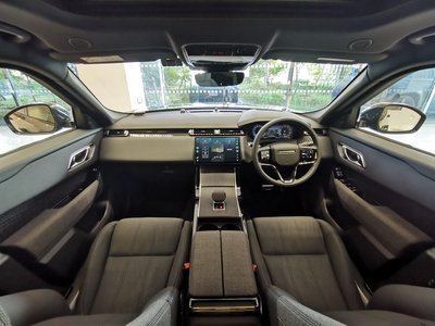 2025 LAND Rover RANGE ROVER VELAR photo 4