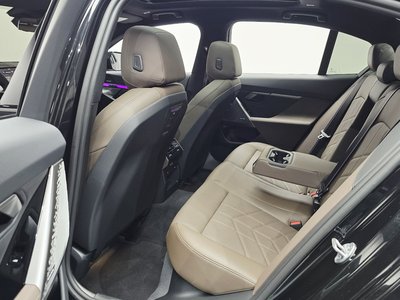 2025 BMW 5 SERIES 缩略图 17