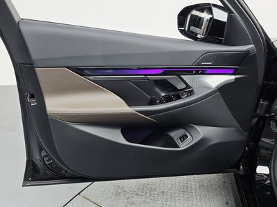 2025 BMW 5 SERIES 缩略图 14