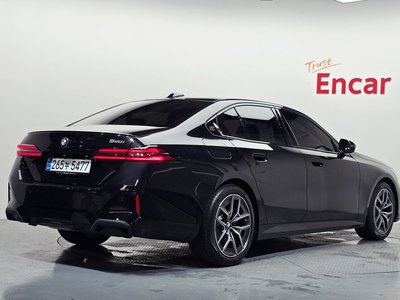 2025 BMW 5 SERIES 照片 4