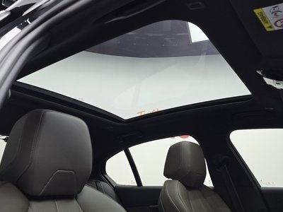 2025 BMW 5 SERIES 缩略图 35