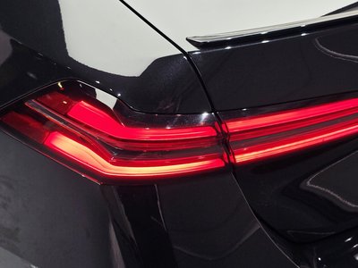 2025 BMW 5 SERIES 照片 10