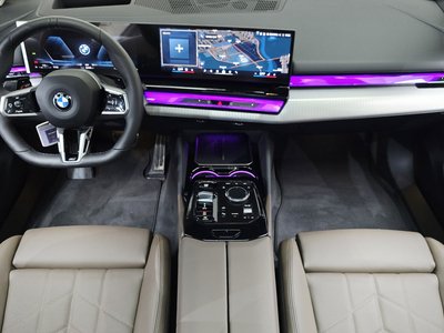 2025 BMW 5 SERIES 照片 5