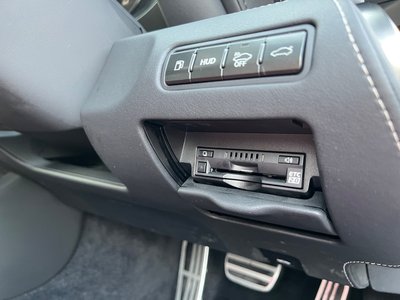 2017 Lexus LC — миниатюра 52
