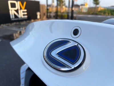 2017 Lexus LC — миниатюра 12