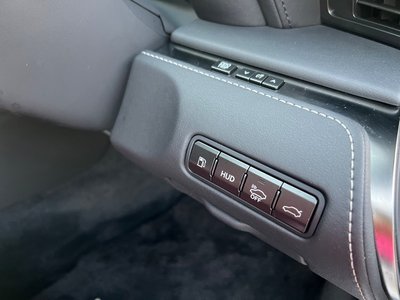 2017 Lexus LC — миниатюра 51