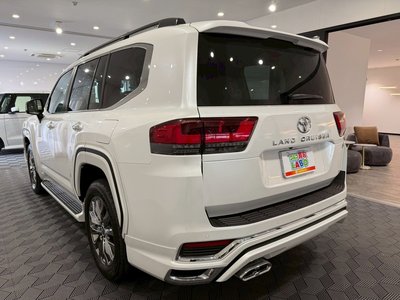 صورة 4 لـ 2025 Toyota LAND CRUISER 300