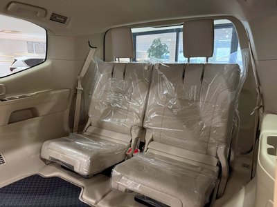صورة مصغرة 68 لـ 2025 Toyota LAND CRUISER 300