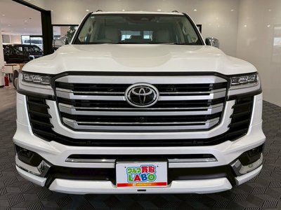 صورة 2 لـ 2025 Toyota LAND CRUISER 300