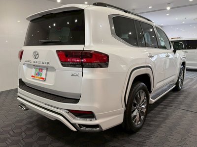 صورة 6 لـ 2025 Toyota LAND CRUISER 300