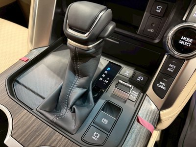 صورة مصغرة 47 لـ 2025 Toyota LAND CRUISER 300