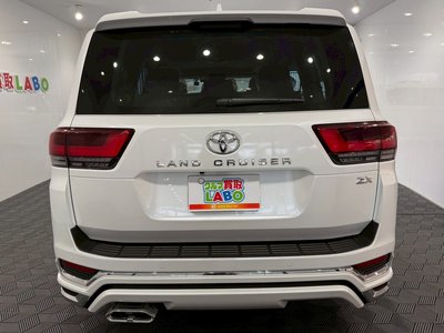 صورة 5 لـ 2025 Toyota LAND CRUISER 300