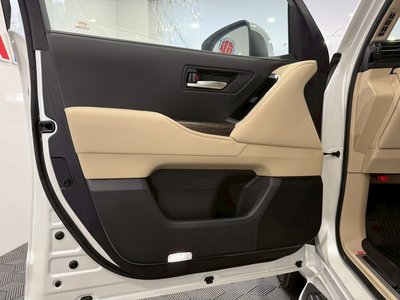 صورة مصغرة 40 لـ 2025 Toyota LAND CRUISER 300