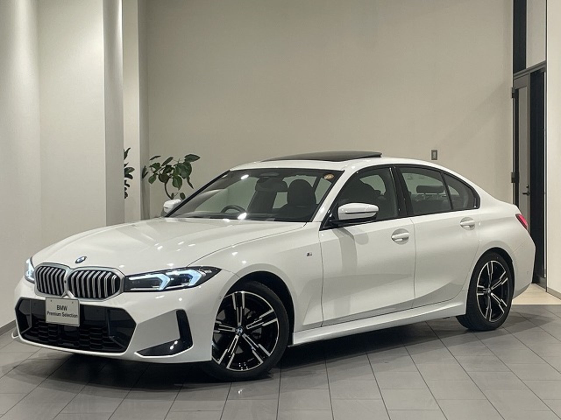 BMW 3 SERIES - View 1