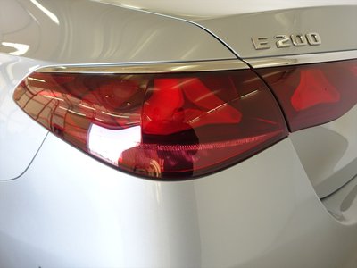 MERCEDES-BENZ E-CLASS - 9