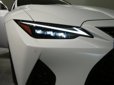 LEXUS IS - 4