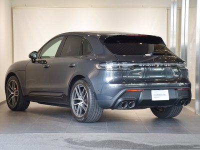 PORSCHE MACAN - 4