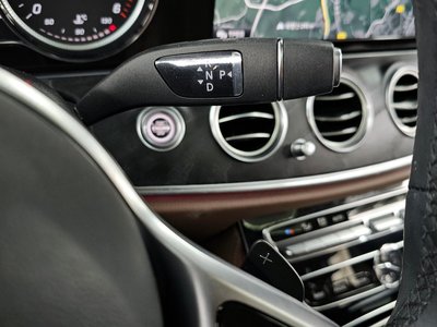 MERCEDES-BENZ E-CLASS - 9