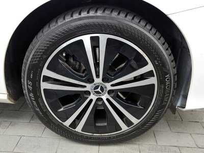 MERCEDES-BENZ E-CLASS - 6