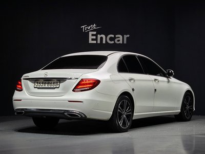 MERCEDES-BENZ E-CLASS - 4