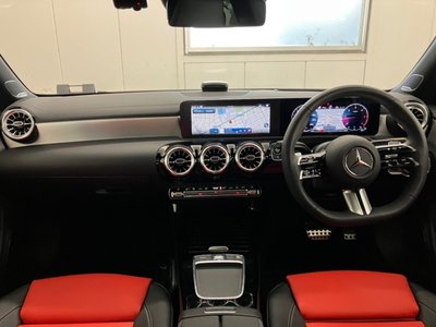 MERCEDES-BENZ CLA - 9