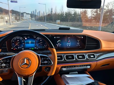 MERCEDES-BENZ GLS - 10