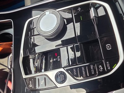 صورة 7 لـ 2025 BMW X5