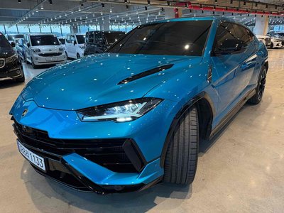 LAMBORGHINI URUS - 3