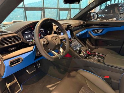 LAMBORGHINI URUS - 8