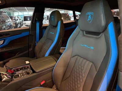 LAMBORGHINI URUS - 5