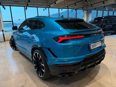 LAMBORGHINI URUS - 7