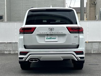 TOYOTA LAND CRUISER 300 - 8