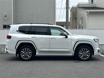 TOYOTA LAND CRUISER 300 - 6