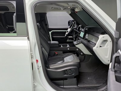 LAND ROVER DEFENDER - 10