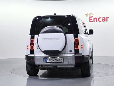 LAND ROVER DEFENDER - 4