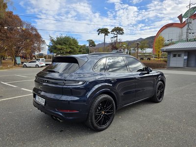 PORSCHE CAYENNE - 4