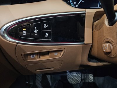 2022 Genesis GV70 — миниатюра 23
