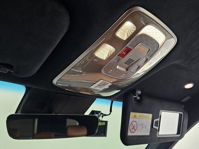 2022 Genesis GV70 — миниатюра 27