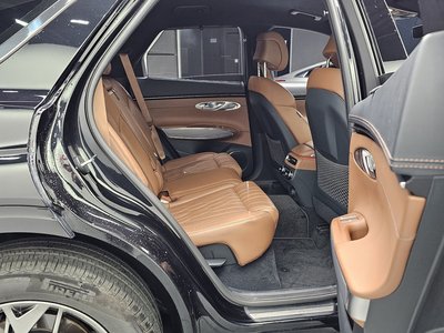 2022 Genesis GV70 — миниатюра 18