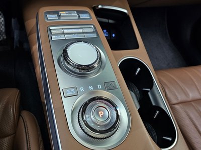 2022 Genesis GV70 — миниатюра 12