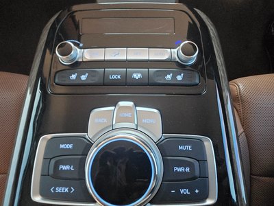 2020 Genesis G90 — миниатюра 17