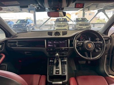 PORSCHE MACAN - 3