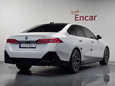 BMW 5 SERIES - 4