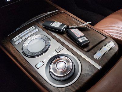 GENESIS G80 (RG3) - 9
